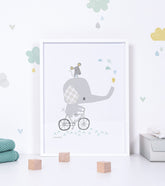 SMILE IT'S RAINING - Affiche enfant - Éléphant sur son vélo